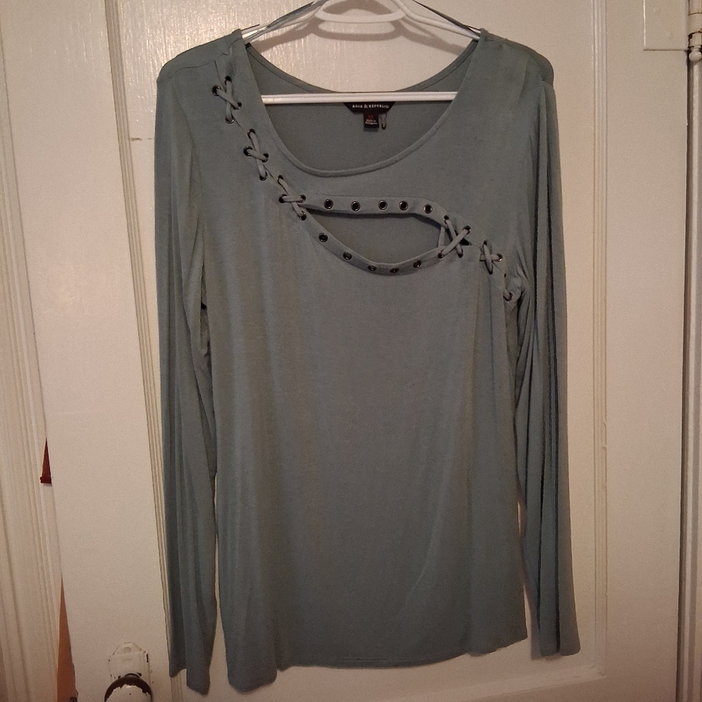 *** Absolute FINAL Markdown ***      Rock & Republic Light Green Top NWOT